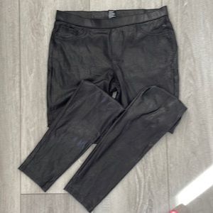 Hue Black Faux leather Leggings in Size Small.